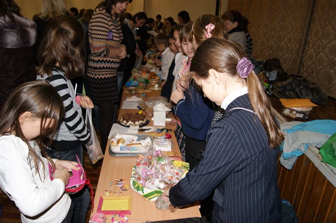 Благотворительная ярмарка 2013